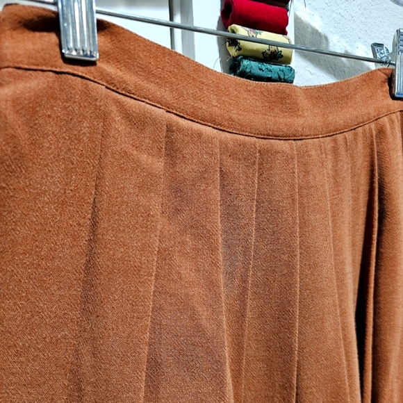 🤯Vintage🤯 pleated midi skirt 6 - Picture 4 of 7